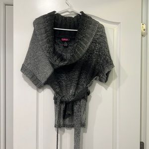 Gray say what sweater size xl